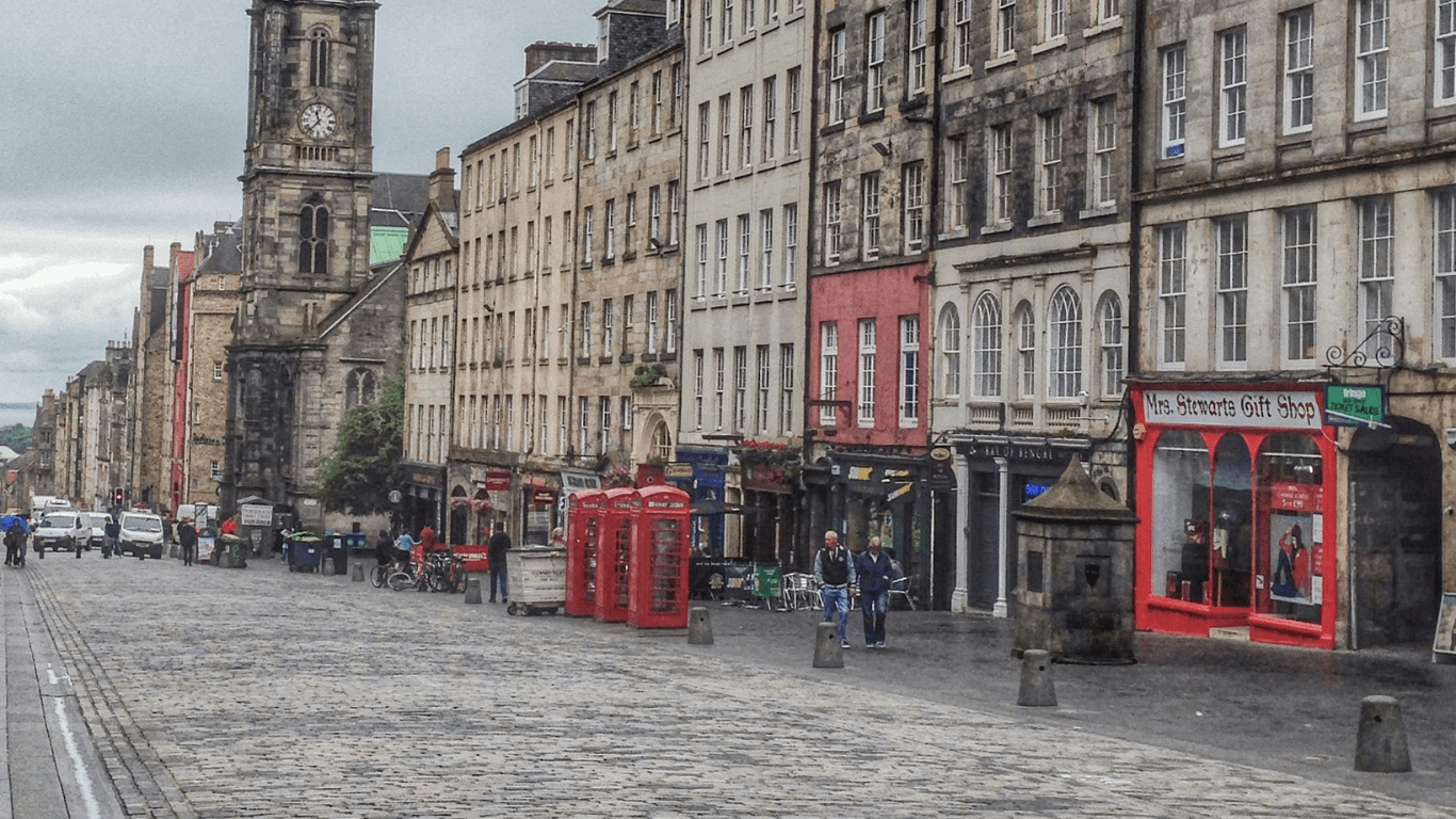 a street in edinburgh